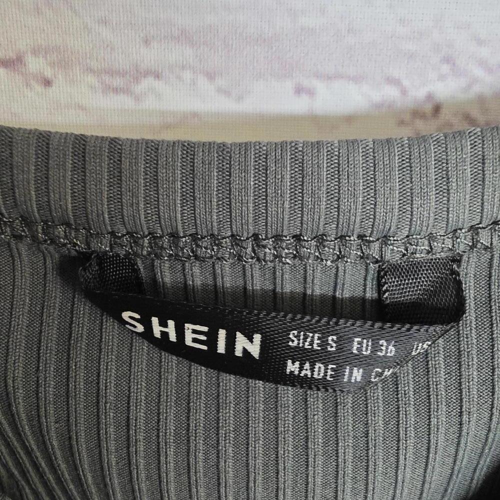 Grey Ribbed Stretch Crop - Picture 4 of 4
